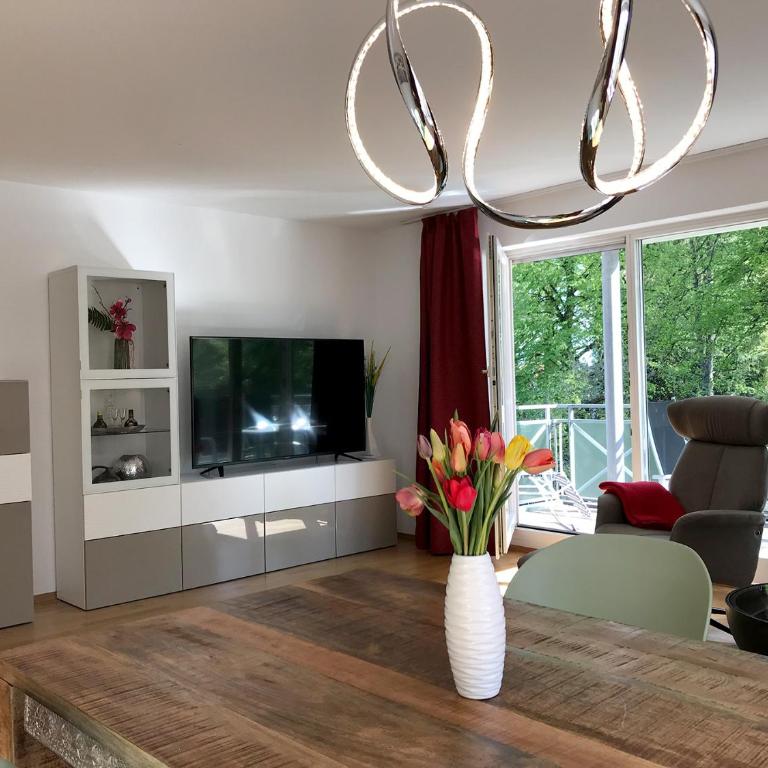 Ferienwohnung Seeglück- hochwertige Wohnung im Villenviertel mit Südbalkon - Appartamento con Balcone - 4
