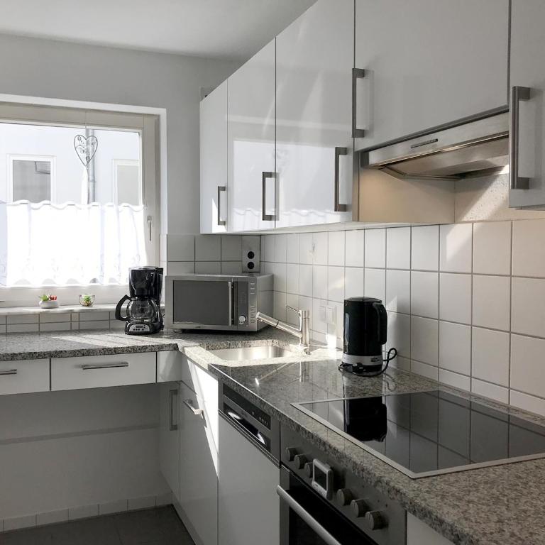 Ferienwohnung Seeglück- hochwertige Wohnung im Villenviertel mit Südbalkon - Appartamento con Balcone - 13