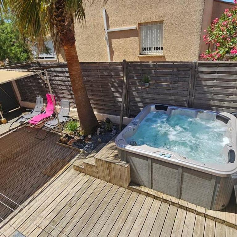 Sud-vacances: Villa 5 chambres première ligne avec jaccuzzi - Villa - 1