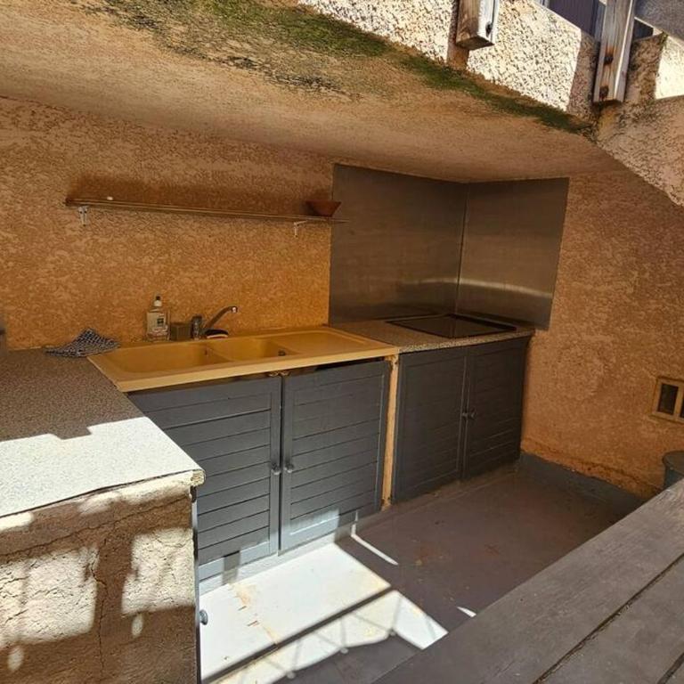 Sud-vacances: Villa 5 chambres première ligne avec jaccuzzi - Villa - 4
