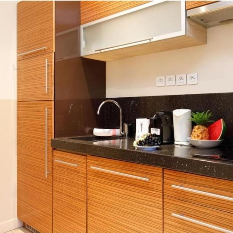 Centre ville à 5 mn à pied du Palais et plages - Appartement - 6