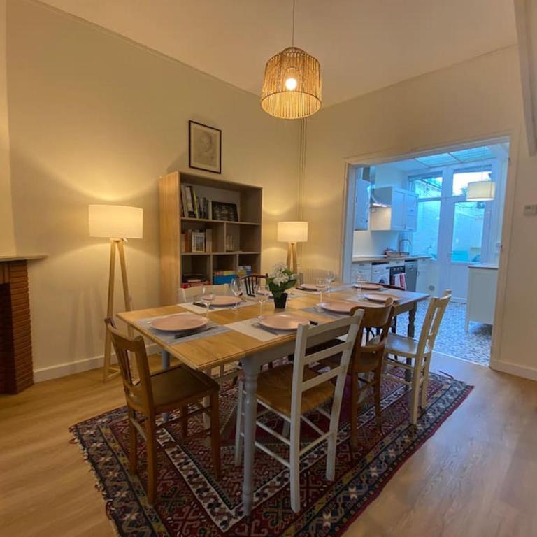 Maison de Charme - 4 Chambres - Courette & Parking Gratuit - Villa - 46