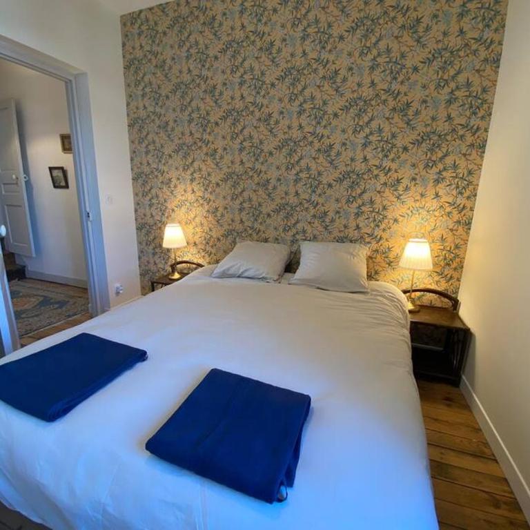 Maison de Charme - 4 Chambres - Courette & Parking Gratuit - Villa - 48
