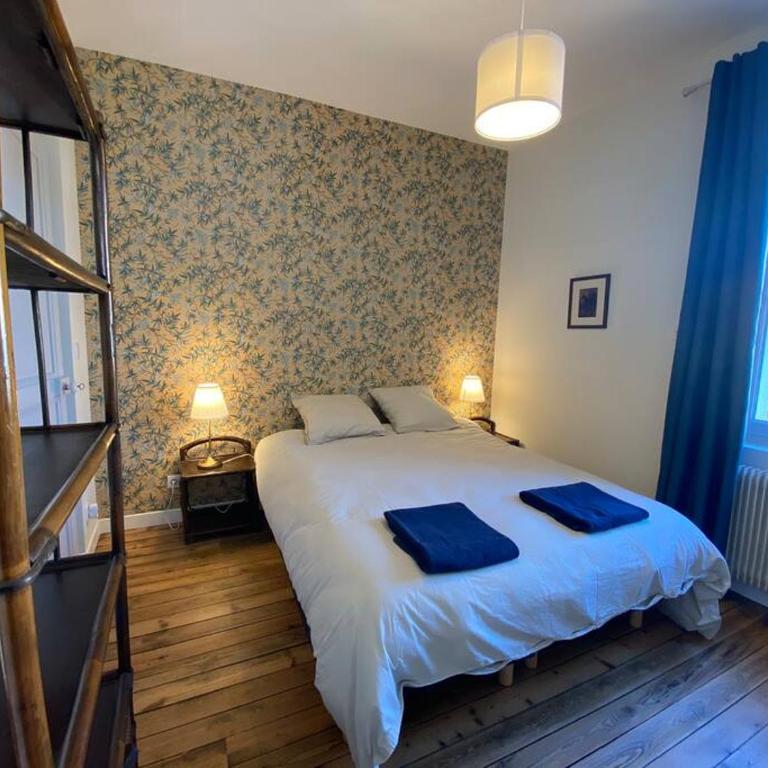Maison de Charme - 4 Chambres - Courette & Parking Gratuit - Villa - 55