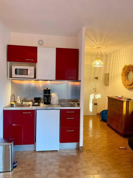 Tout proche de la plage, à 12 min à pied du port, place de parking - Apartamento de 1 dormitorio - 12