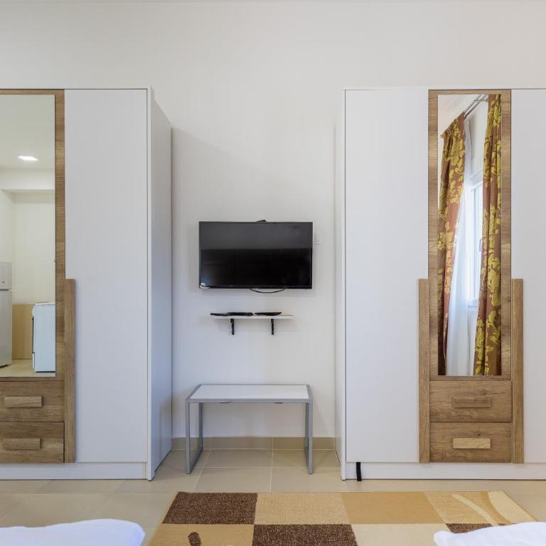 Apartments Lustica - Studio Apartment - 5