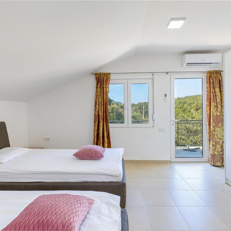 Apartments Lustica - Studio Apartment - 3