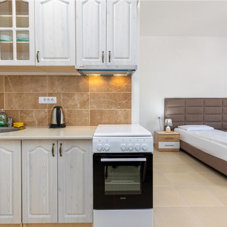 Apartments Lustica - Studio Apartment - 12