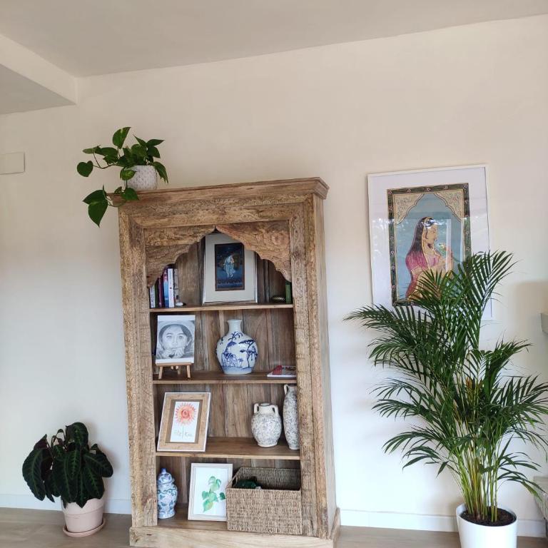 Bonita casa blanca en el bosque. - Two-Bedroom House - 14
