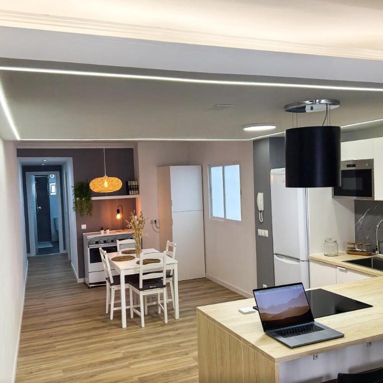 Piso moderno a 15 minutos andando del centro - Apartamento de 3 dormitorios - 32
