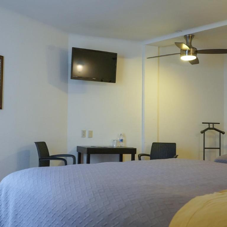 Hotel Real de Leyendas - Standard Double Room with Two Double Beds - 7