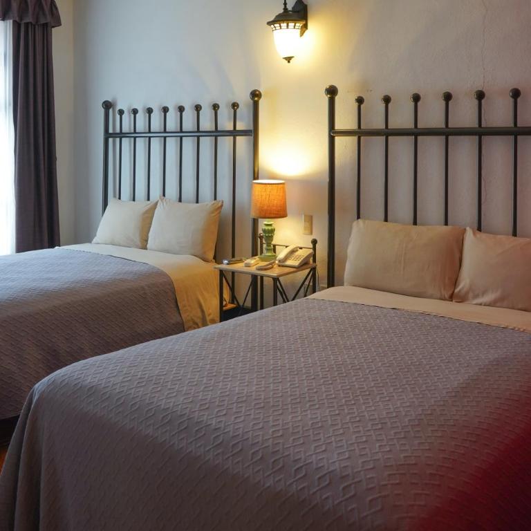 Hotel Real de Leyendas - Standard Double Room with Two Double Beds - 9