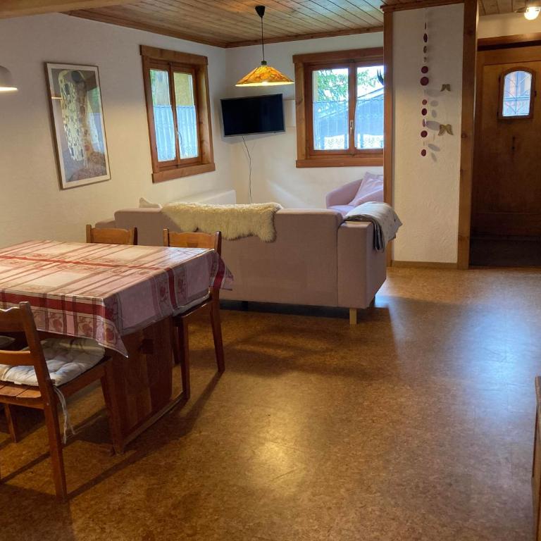 Chalet Leiggener - Apartment mit Dusche - 8