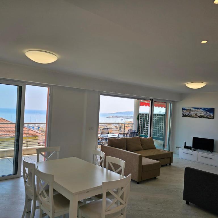 The blue house, lovely apartment in the Côte d'Azur for 6 people - Apartment - 6
