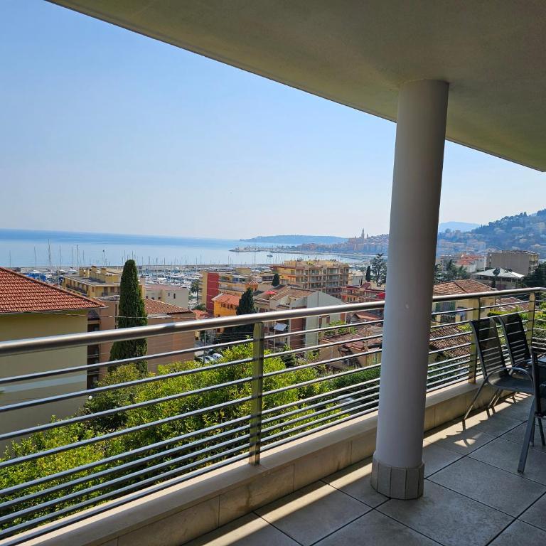 The blue house, lovely apartment in the Côte d'Azur for 6 people - Apartment - 7