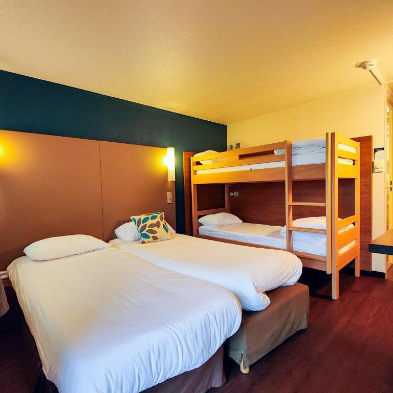 Campanile Millau - Family Room with Three Single Beds and One Bunk Bed - 2