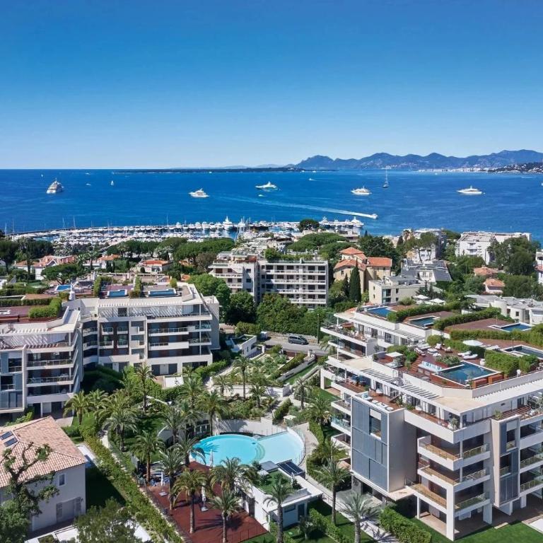 Luxury garden apartment 2BR in the best development of Cap d'Antibes-Juan les Pins - Two-Bedroom Apartment - 26