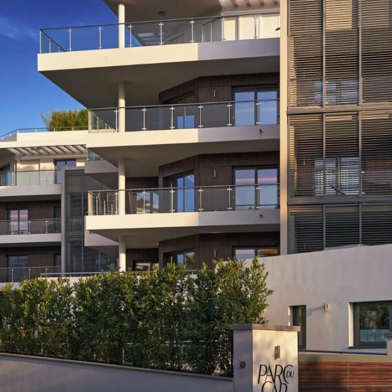 Luxury garden apartment 2BR in the best development of Cap d'Antibes-Juan les Pins - Two-Bedroom Apartment - 27