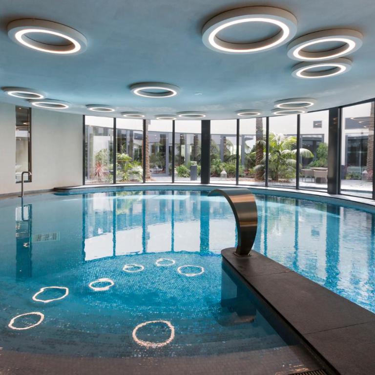Luxury garden apartment 2BR in the best development of Cap d'Antibes-Juan les Pins - Two-Bedroom Apartment - 1