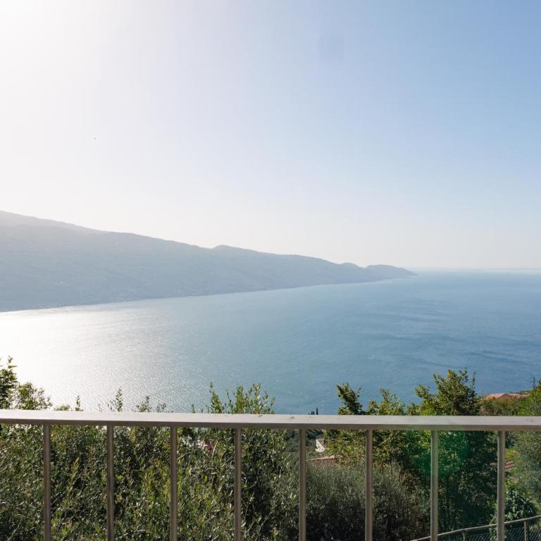 CASA NAVLA' AppartamentI "Ulivi"- "Fiori" -"Velieri"-"Luna"-"Nido"-"Taverna" - Appartamento con Vista Lago - 10