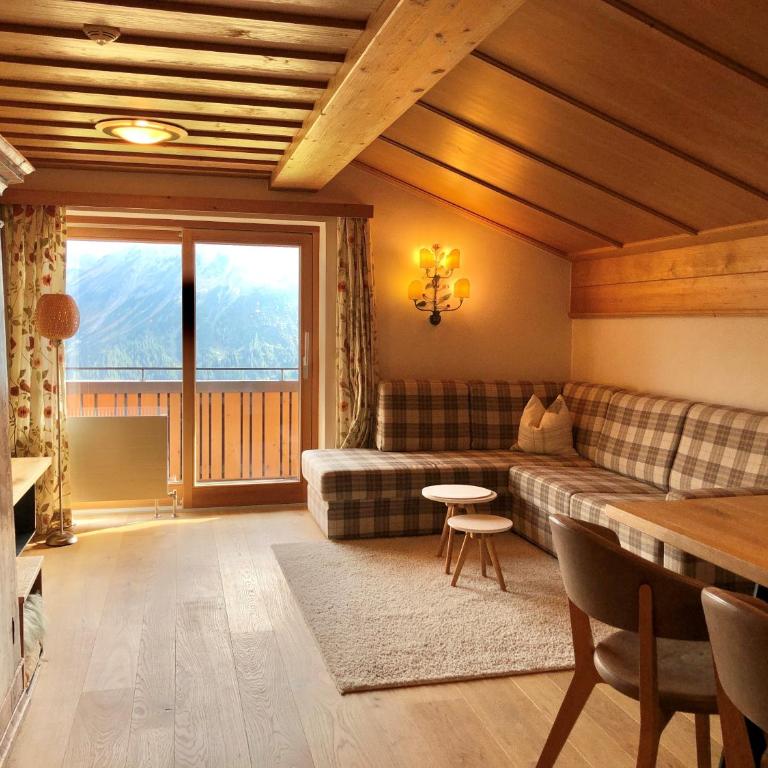 Hotel Mohnenfluh - Familienzimmer mit Balkon - 1