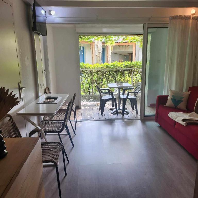 Bleu Mer Duplex & Suites - Appartement en Duplex - Vue sur Jardin Intérieur ou Arrière-Cour - 1