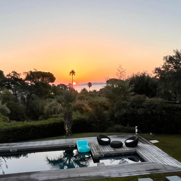 Luxueuse Villa vue mer avec piscine Golfe de St Tropez 14 personnes - Villa - 35