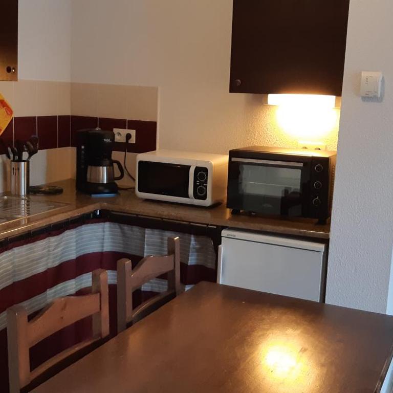 Charmant logement avec piscine - One-Bedroom Apartment - 6