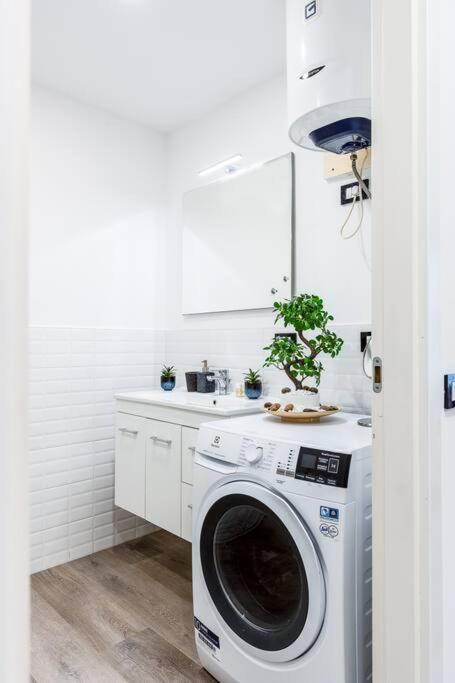 [2 Minutes from Central Station]-Exclusive Open Space - Appartamento con 1 Camera da Letto - 19