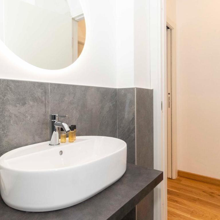 GuestHost - Cenisia District Perosa Roomy Flat - Appartamento con 2 Camere da Letto - 23