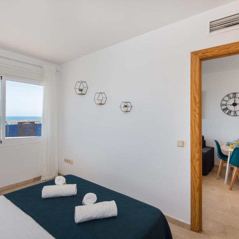 Madeinterranean Beach- Higueron Front Line Apartment - Two-Bedroom Apartment - 11