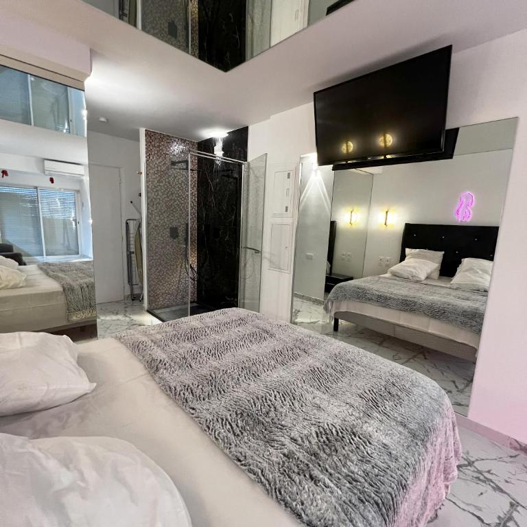 Fetish Studio - One-Bedroom Apartment - 5
