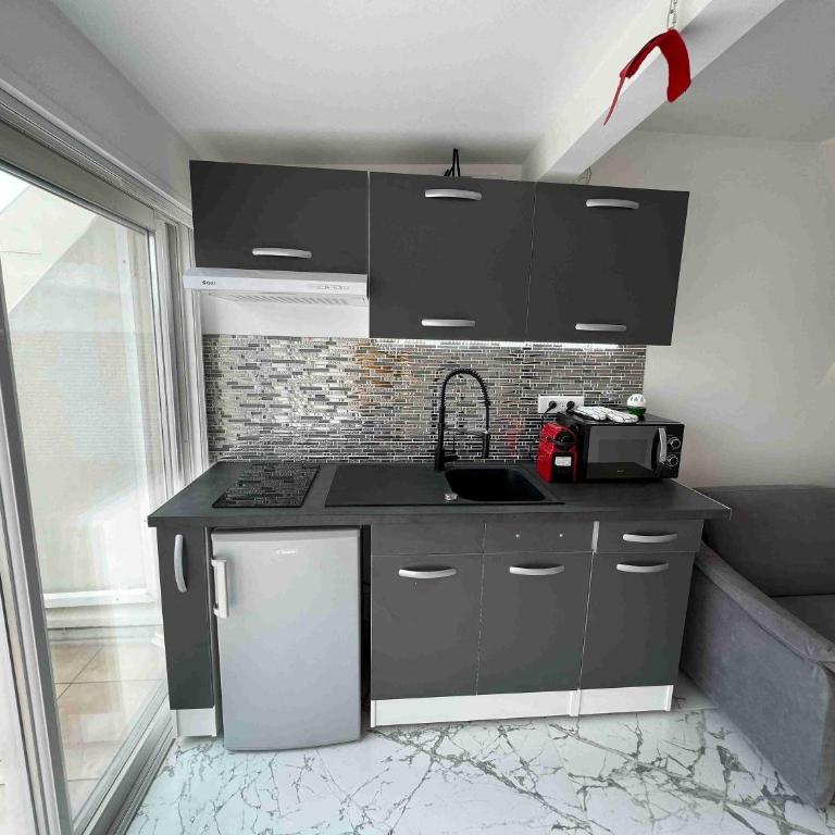 Fetish Studio - One-Bedroom Apartment - 8
