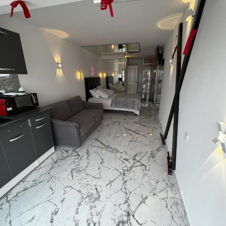 Fetish Studio - One-Bedroom Apartment - 14