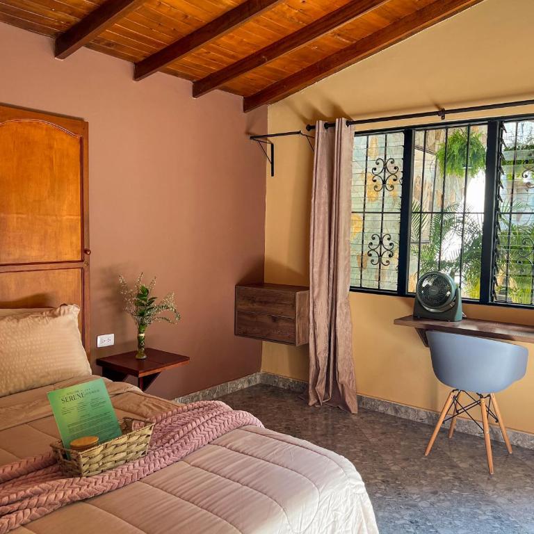 Cabin Retreat: Private Studio - One-Bedroom Apartment - 2