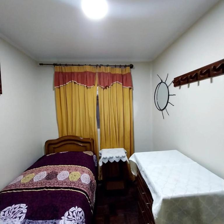 Residencial 10 de Noviembre - Habitación Individual con baño compartido - 1