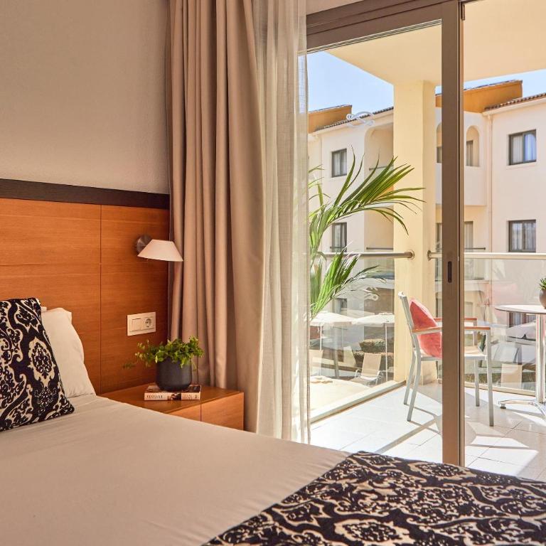 Zafiro Tropic - Two Bedroom Suite - 3