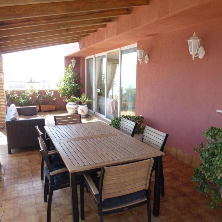 Espectacular terraza y vistas en 1a línea de playa - Three-Bedroom Apartment - 5