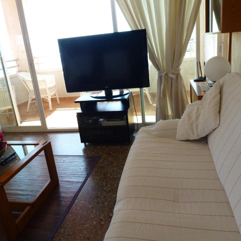 Espectacular terraza y vistas en 1a línea de playa - Three-Bedroom Apartment - 21