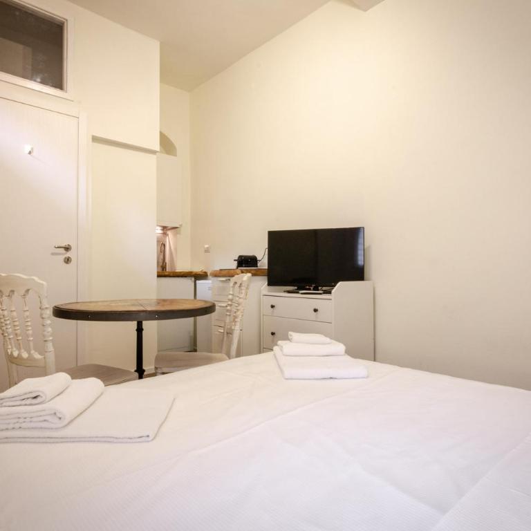Abalus Studio - One-Bedroom Apartment - 5