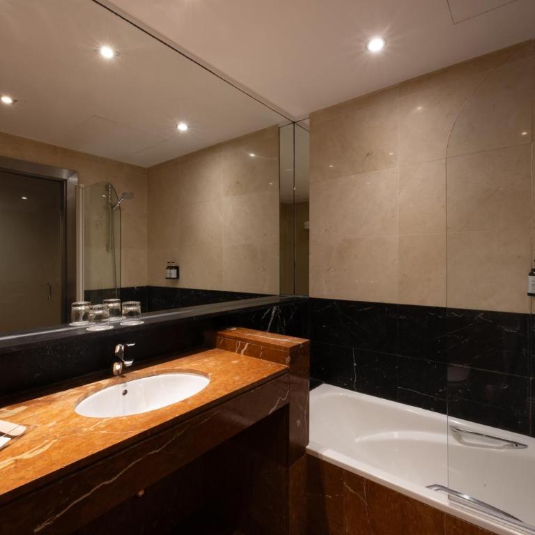 Catalonia Diagonal Centro - Double Room - 4
