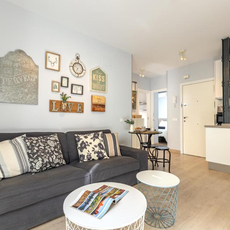 Charming 2 Bedroom Apartment at Iconic Triana neighborhood by OCityzen - Two-Bedroom Apartment - 1