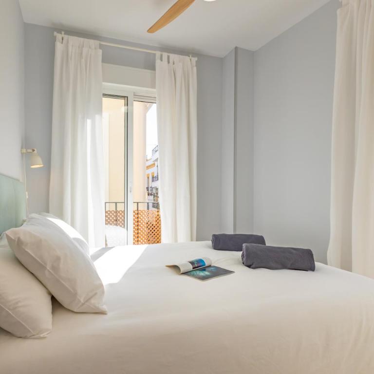 Charming 2 Bedroom Apartment at Iconic Triana neighborhood by OCityzen - Two-Bedroom Apartment - 24