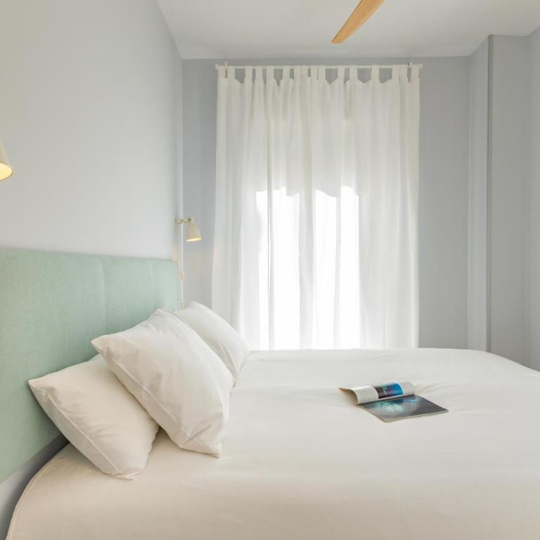 Charming 2 Bedroom Apartment at Iconic Triana neighborhood by OCityzen - Two-Bedroom Apartment - 22