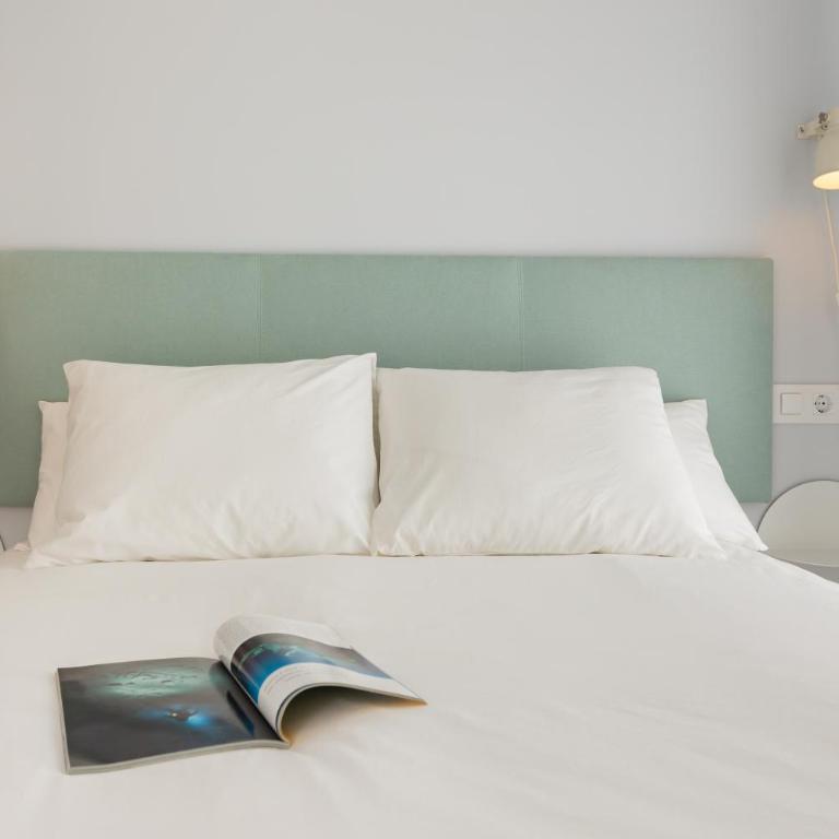 Charming 2 Bedroom Apartment at Iconic Triana neighborhood by OCityzen - Two-Bedroom Apartment - 23