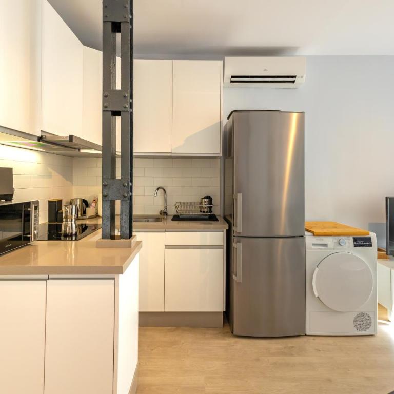 Charming 2 Bedroom Apartment at Iconic Triana neighborhood by OCityzen - Two-Bedroom Apartment - 12