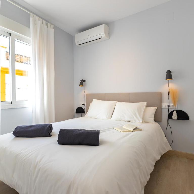 Charming 2 Bedroom Apartment at Iconic Triana neighborhood by OCityzen - Two-Bedroom Apartment - 30