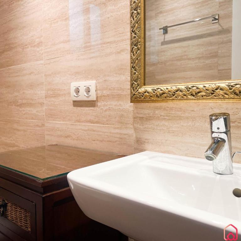 El Capricho - Three-Bedroom Apartment - 32