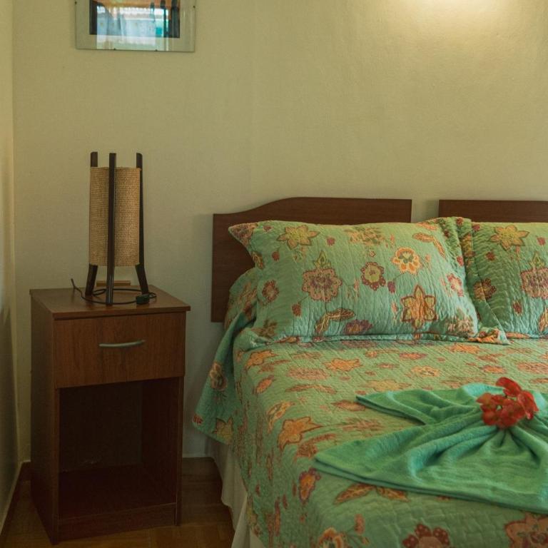 Hostal y Cabañas Aorangi - Habitación Cuádruple - vistas al jardín - 6