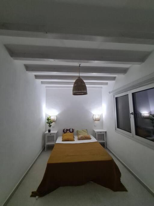 Cheerful 5-bedroom home with unique rooftop views - Villa - 16